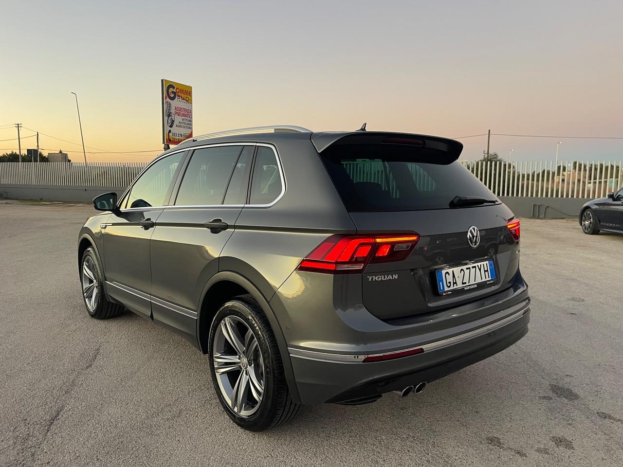 VOLKSWAGEN TIGUAN 2.0 TDI 150 DSG 4MOTION R-LINE