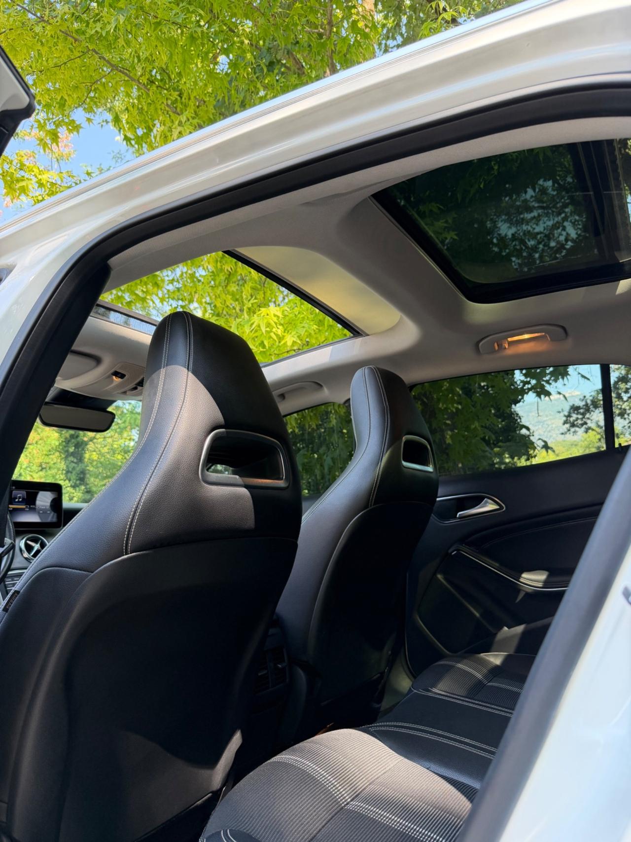 Mercedes-benz GLA 200d Sport FULL TETTO NAVY