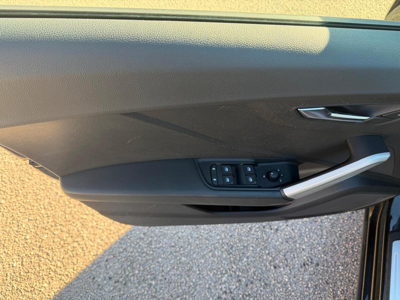 Audi Q2/30 TFSI/150CV/SLINE/CERCHI 18/PDC/CRUISE/NAVI/CLIMA/CRUISE CONTROL !!