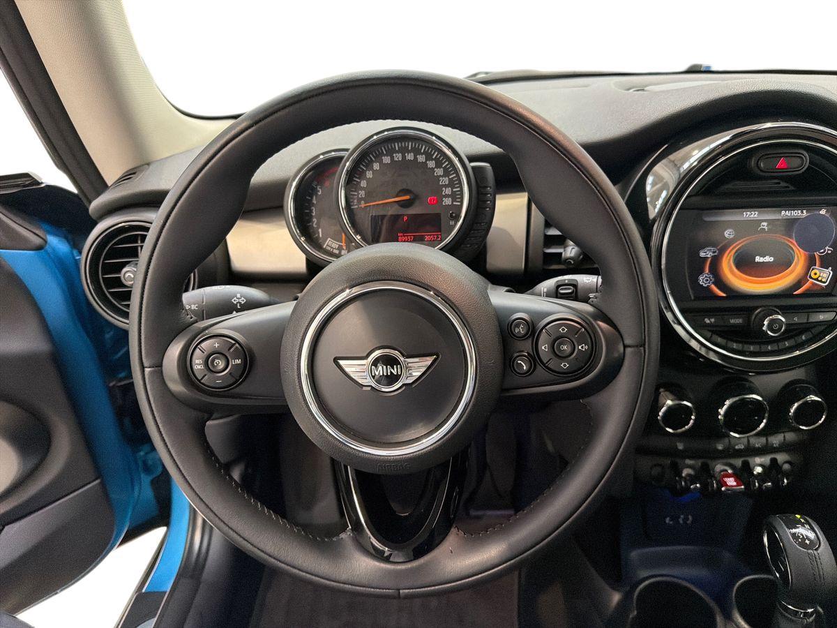 MINI Mini IV F55-F56 2014 - Mini 1.5 Cooper D 3p auto