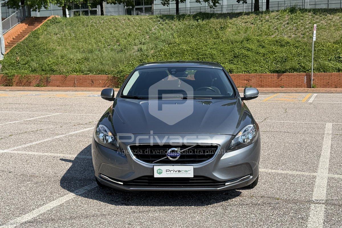 VOLVO V40 D3 Momentum