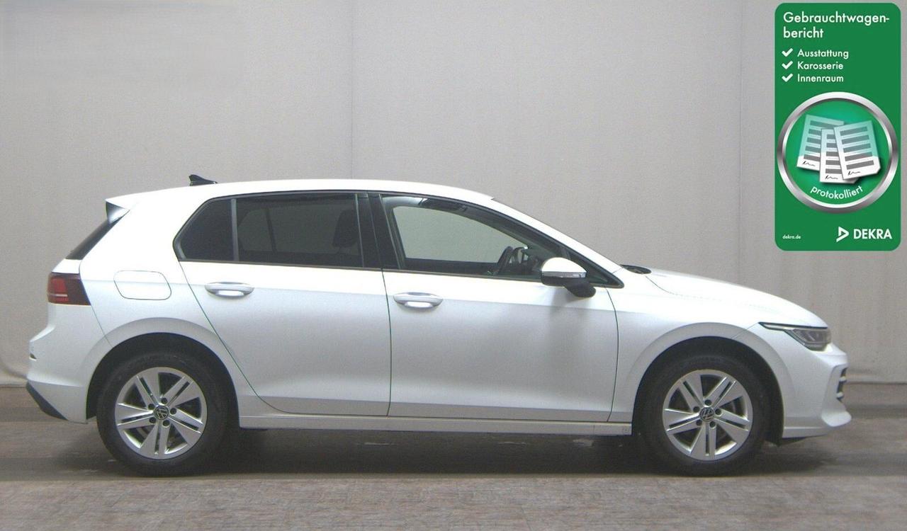 Volkswagen Golf -8 1.5 TSI Life LED DC PDC ACC MFL