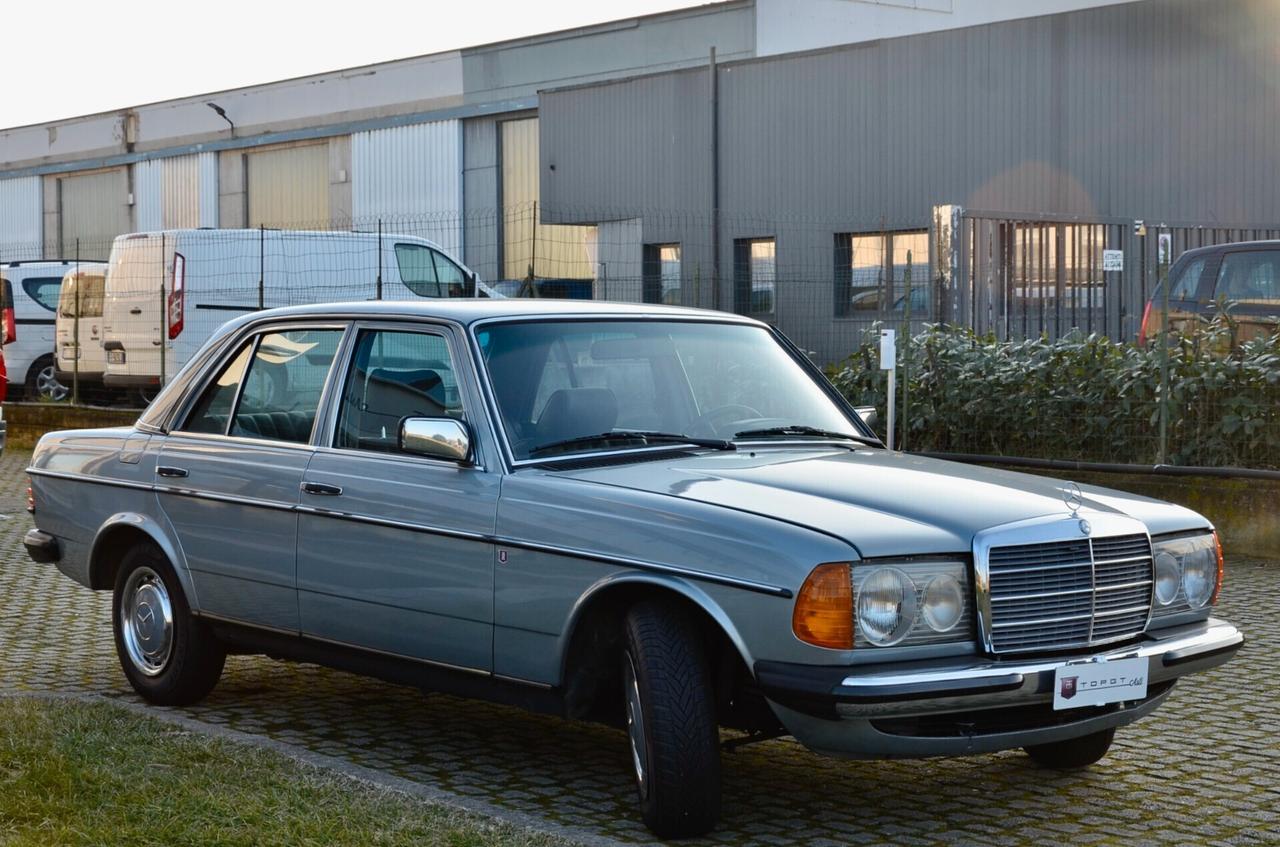 MERCEDES 240D RESTAURATA, 2 proprietari, da Collezione!