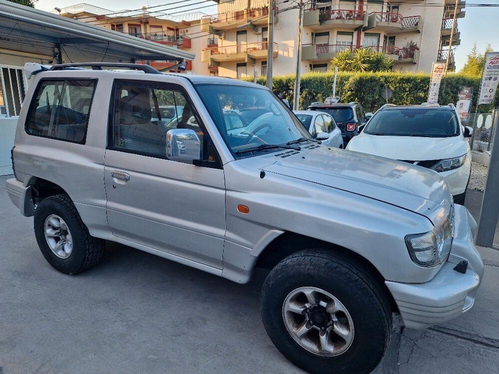 Mitsubishi Pajero 2.5 TDI Metal-top S.S. GLS Target