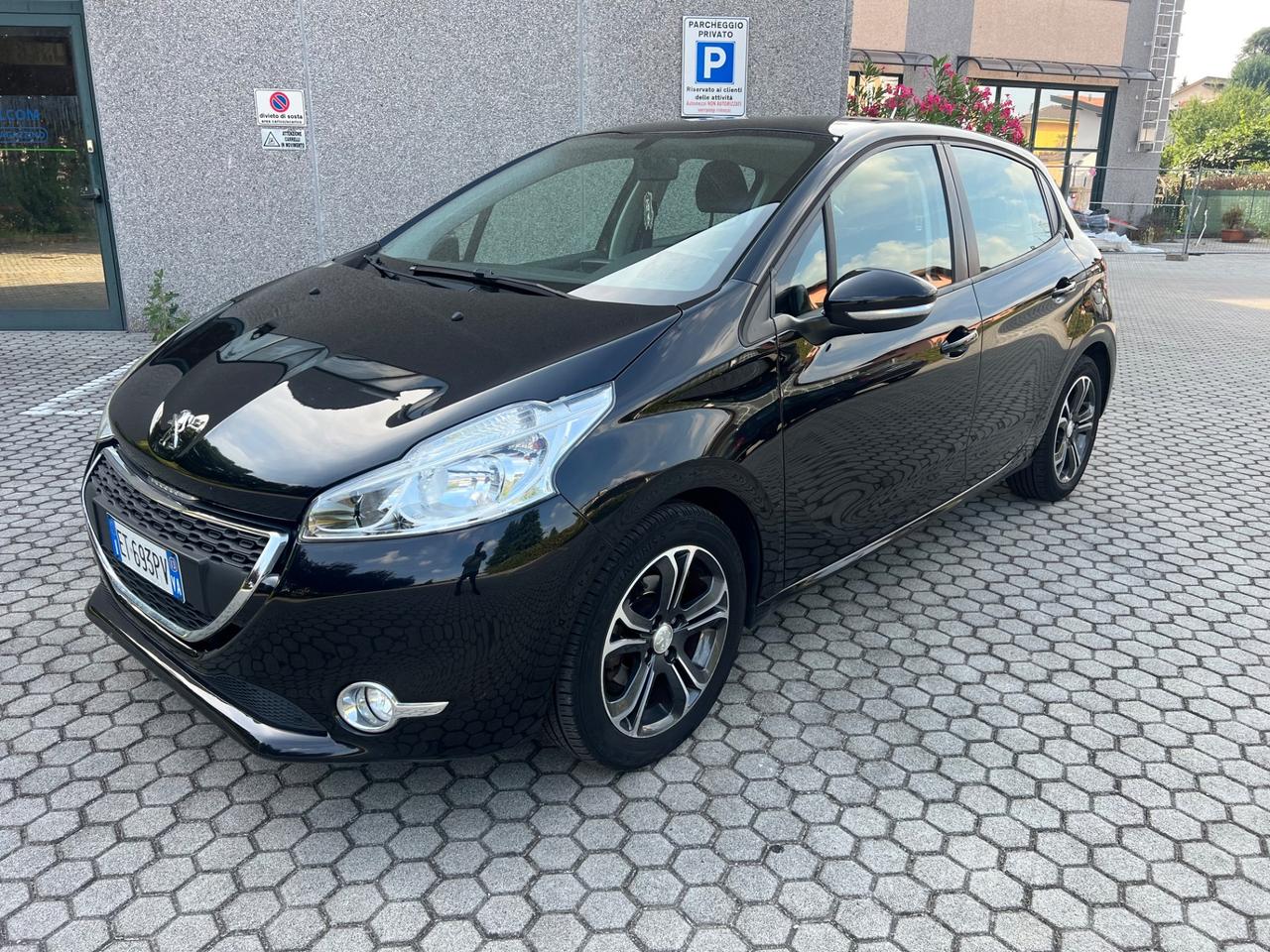 Peugeot 208 1.2 VTi 82 CV 5 porte Allure
