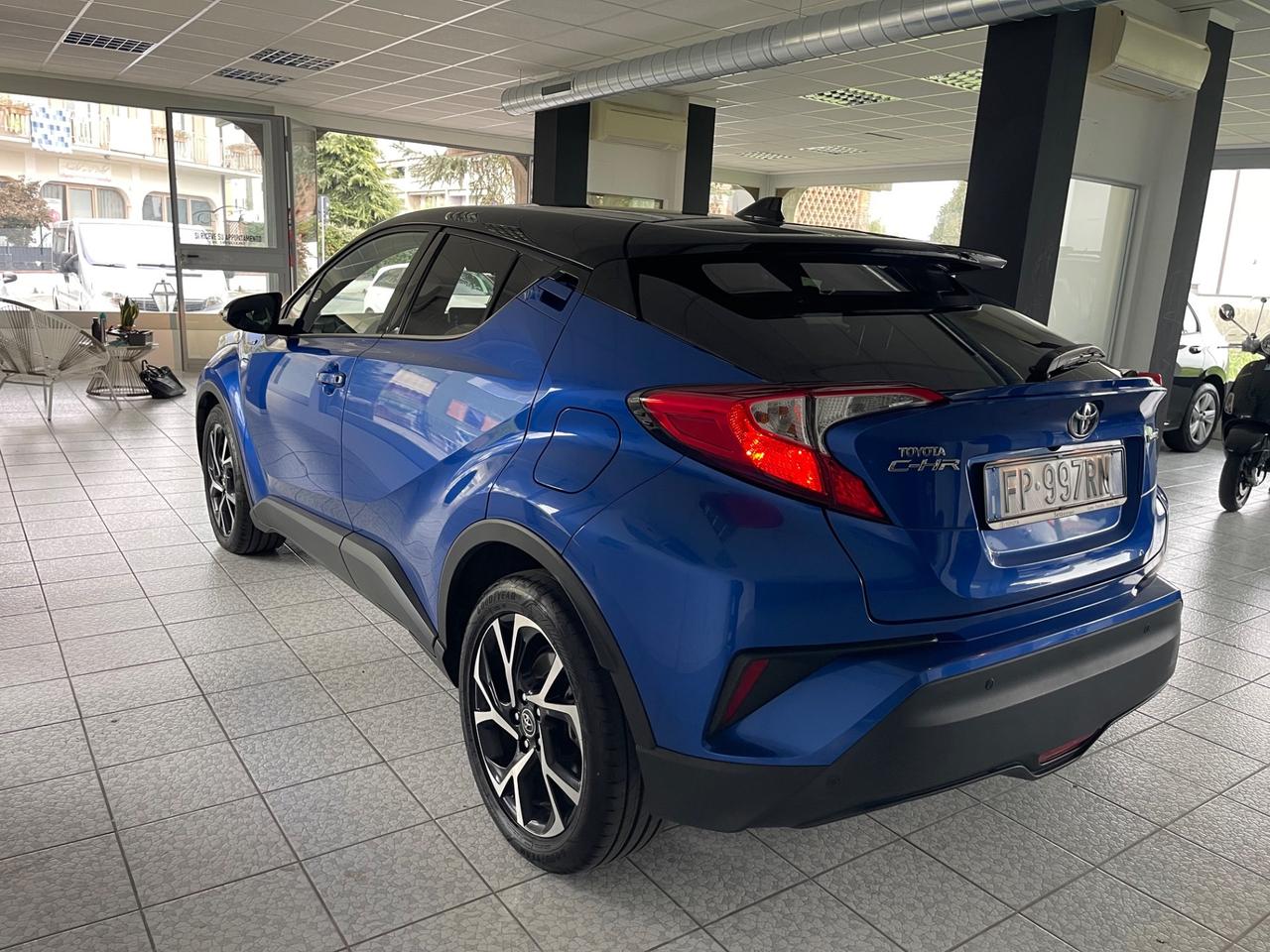Toyota C-HR 1.8 Hybrid E-CVT Style