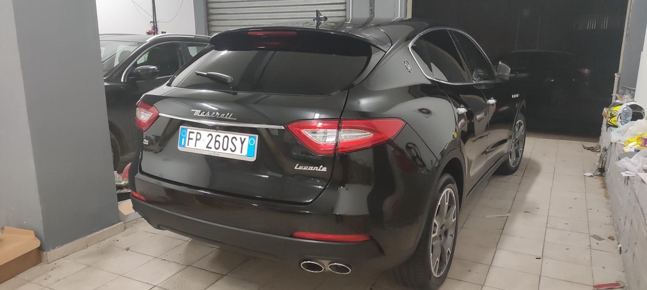 Maserati Levante V6 Diesel 275 CV AWD Granlusso