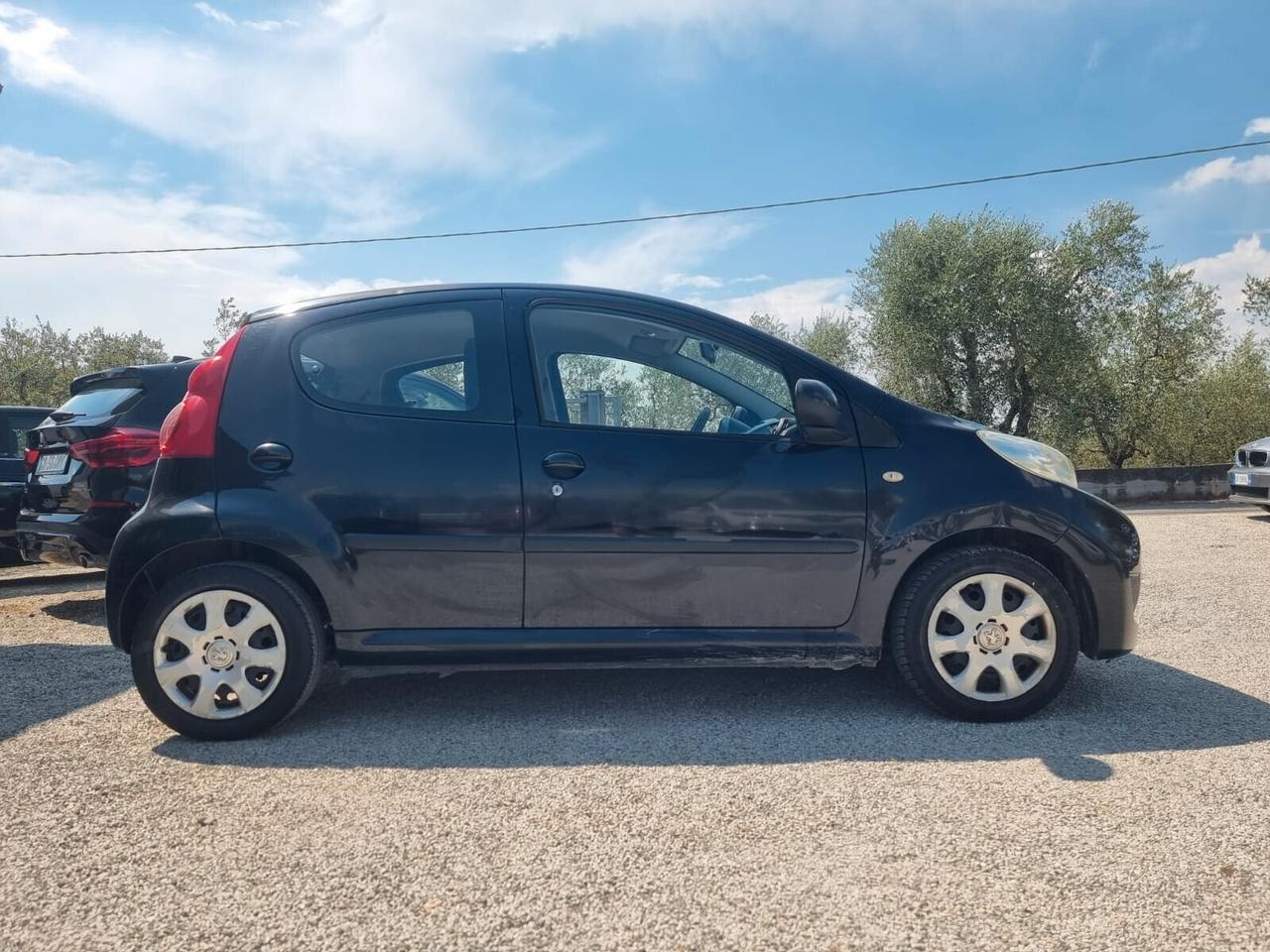 Peugeot 107 1.0 68CV 5p. Sweet Years NEOPATENTATI