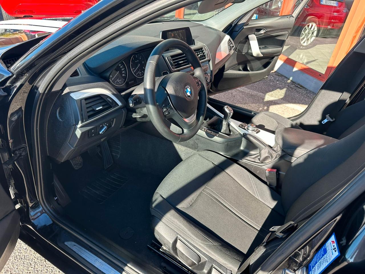 Bmw 116 116d 5p. Urban