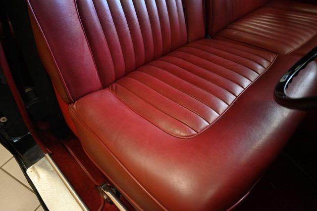 DAIMLER Sovereign 2.5 V8 AUTO GUIDA A DESTRA PERFETTA ITALIANA NUOVA