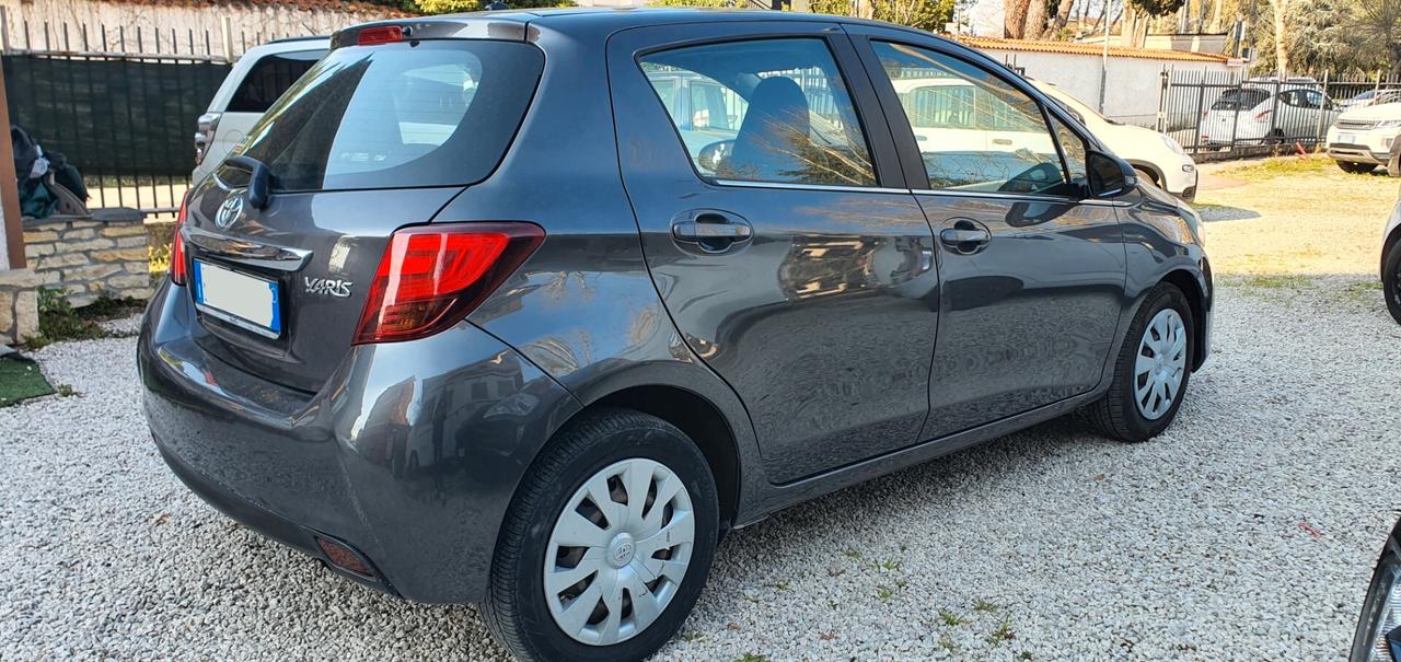 Toyota Yaris 1.0 5 porte Lounge