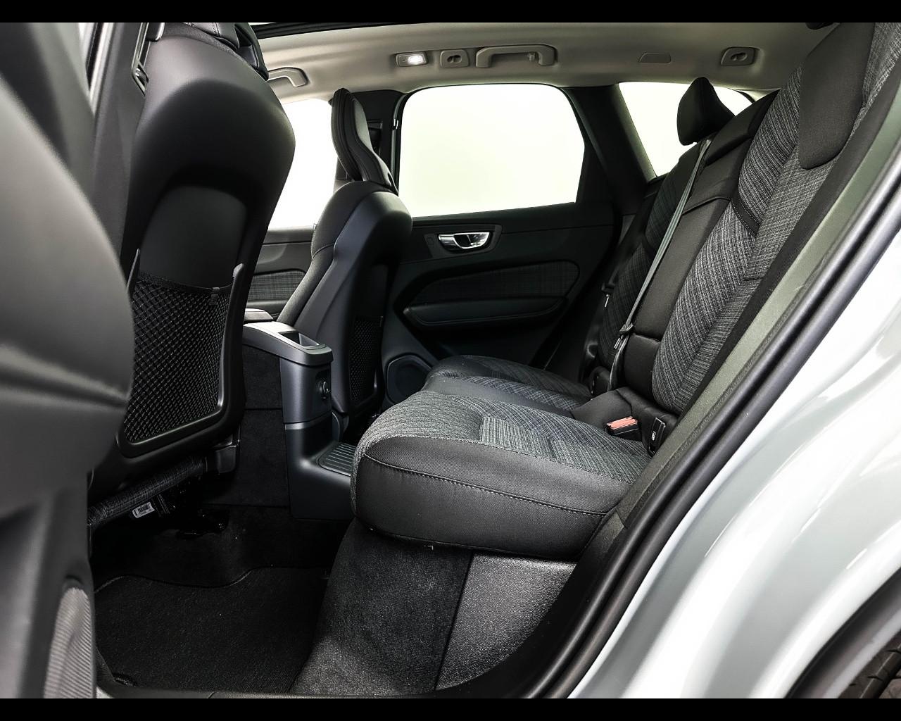 VOLVO XC60 (2017-->) - XC60 T6 Plug-in hybrid AWD automatico Plus Bright