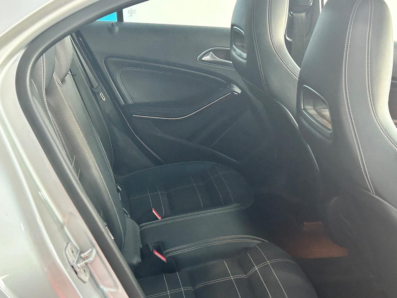 Mercedes-benz A 180 A 180 d Automatic Premium Dark Night Edition