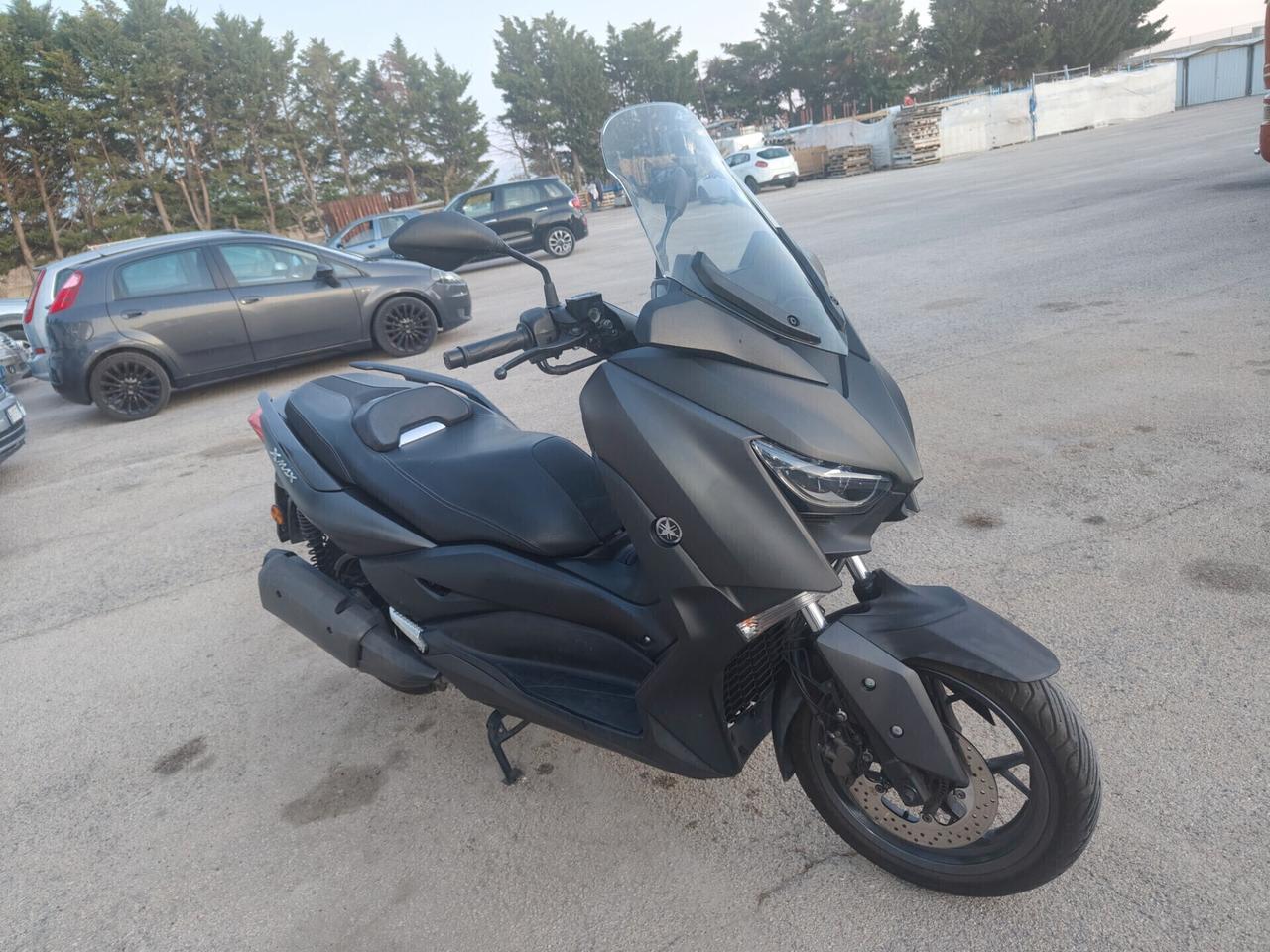 Yamaha X-Max 300 permuta auto/moto