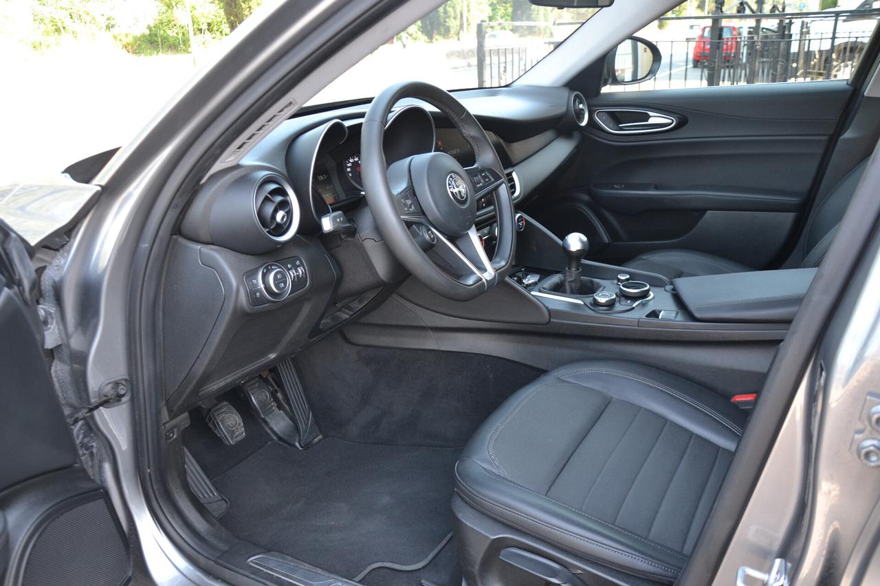 Alfa Romeo Giulia 2.2 180CV 6M SUPER ***PREZZO REALE**UNIPRO'**