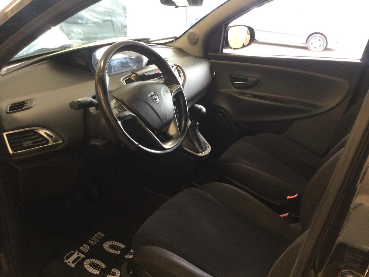 Lancia Ypsilon 0.9 TwinAir 85 CV 5 porte S&S DFN Platinum