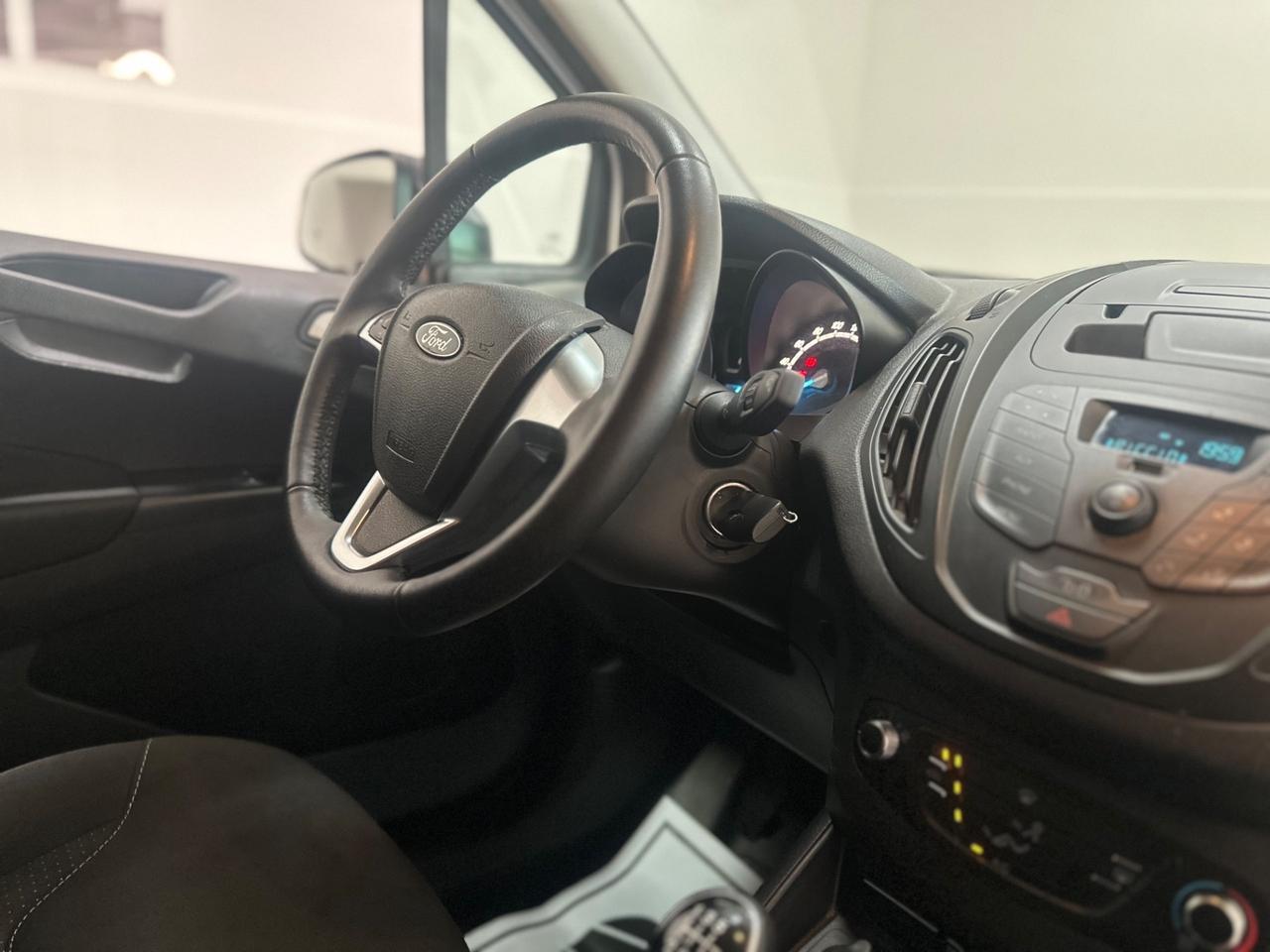 Ford Transit Courier 1.5 TDCi 100CV Van Titanium