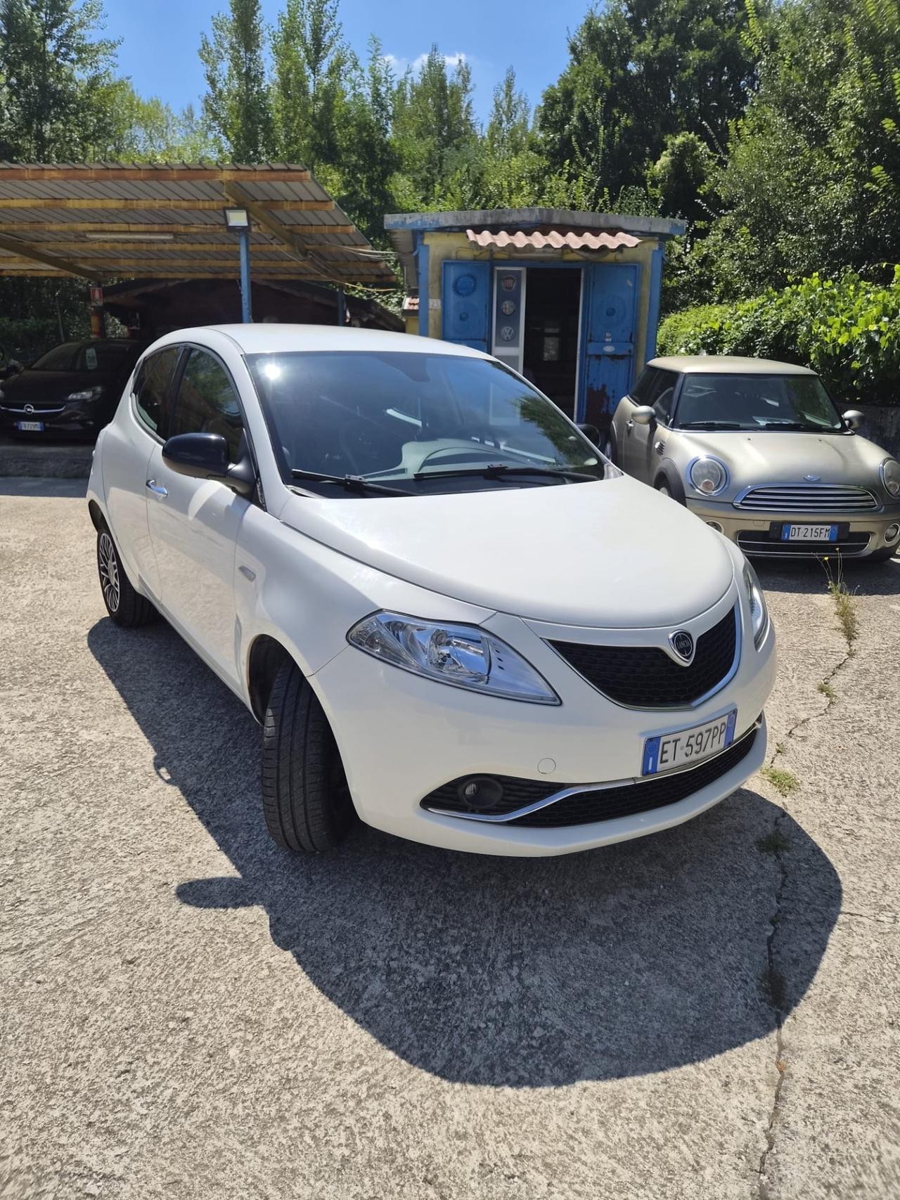 Lancia Ypsilon 0.9 TwinAir 85 CV 5 porte S&S Silver