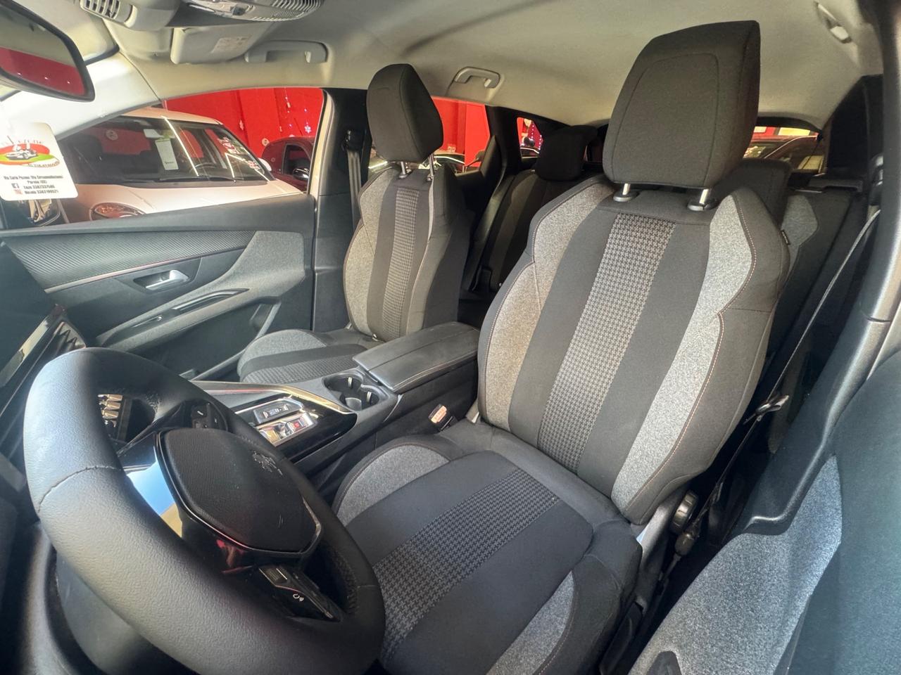 Peugeot 3008 BlueHDi 130 S&S Allure