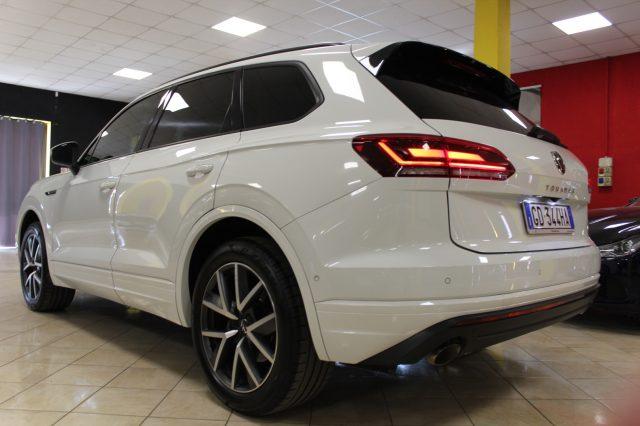 VOLKSWAGEN Touareg 3.0 V6 TDI "Km E SERVICE CERTIFICATI VOLKSWAGEN"