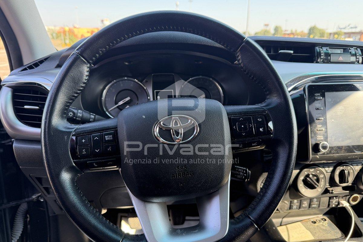 TOYOTA Hilux 2.8 D 4WD 4 porte Double Cab Lounge
