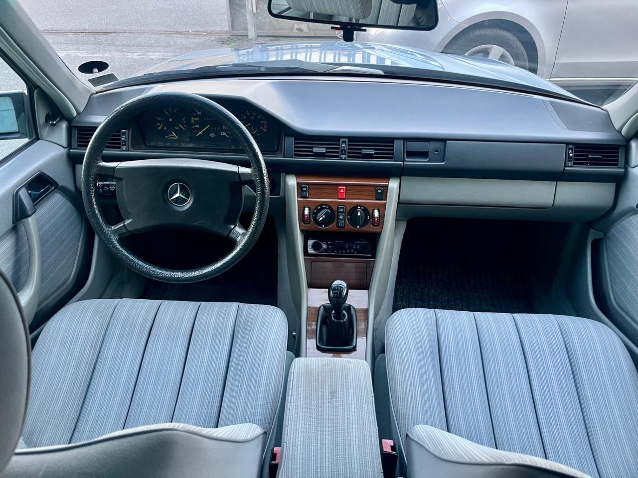 Mercedes-benz E 200 w124