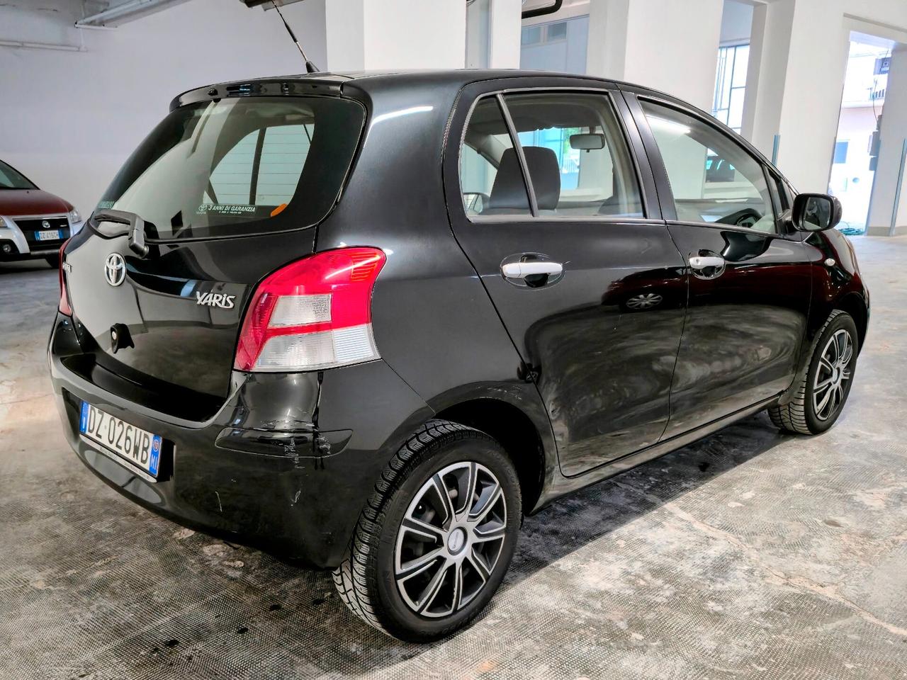 Toyota Yaris 1.0 5 porte Sol