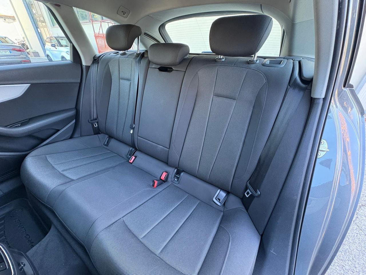 Audi A4 2.0 TDI 150 CV ultra S tronic