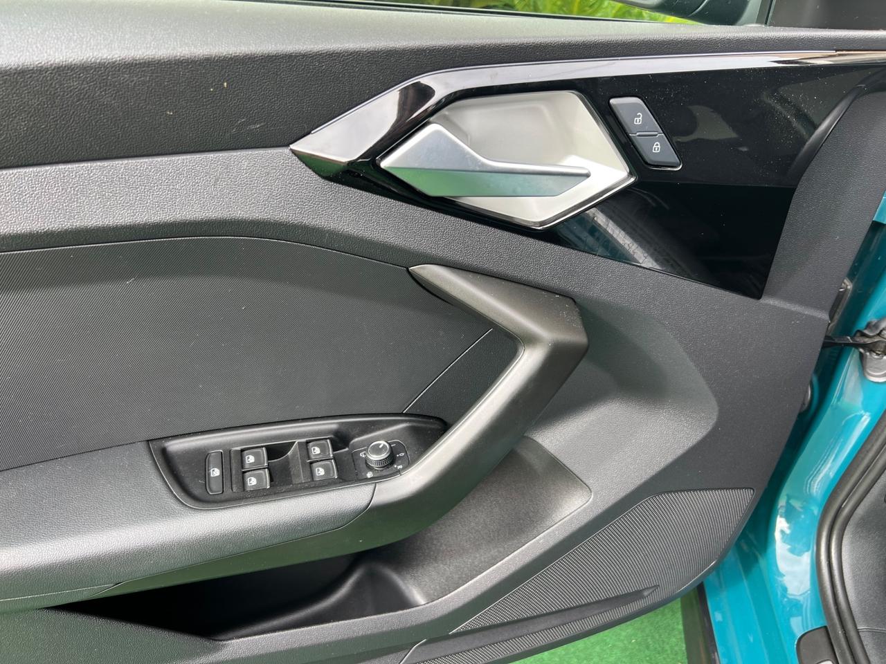 Audi A1 citycarver 30 TFSI S tronic Identity Contrast