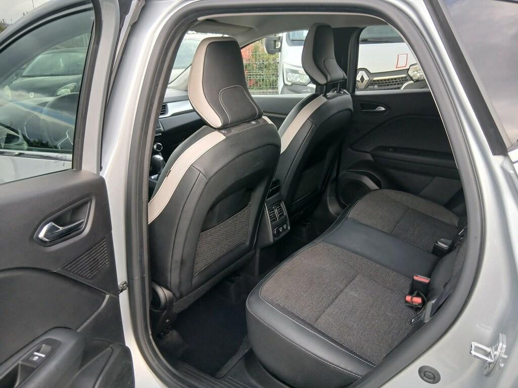 Renault Captur 1.6 E-TECH Hybrid Techno Fast Track Auto