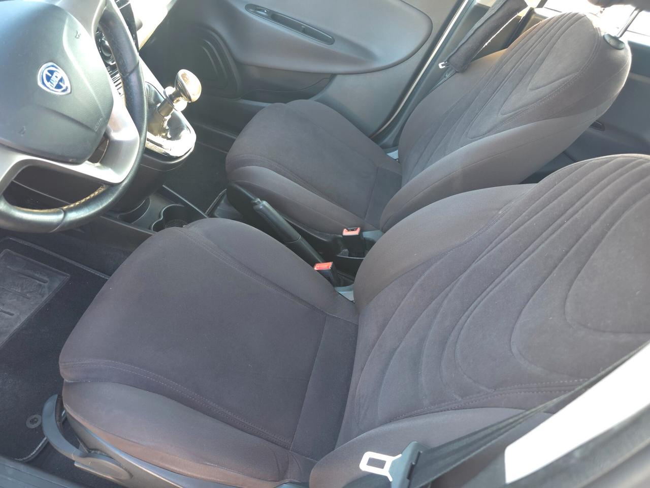 Lancia Ypsilon 1.2 69 CV 5 porte S&S Platinum