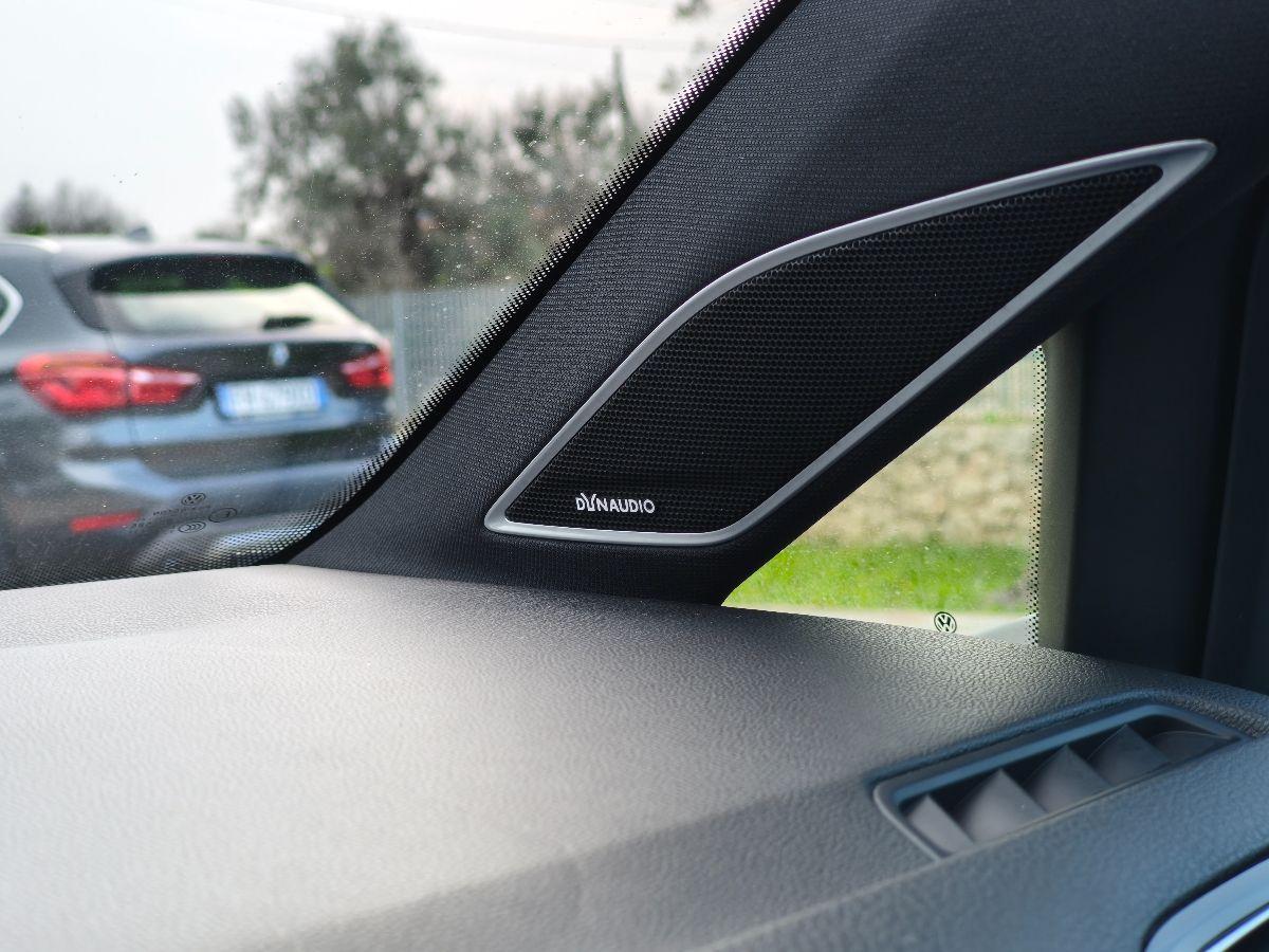 VOLKSWAGEN Golf 7.5 1.4 TSI 125 CV Executive R-Line