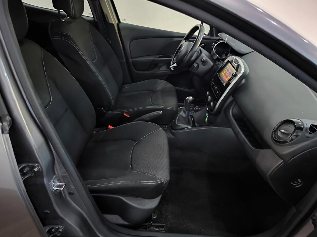 Renault Clio 1.2 75 CV 5 porte Duel