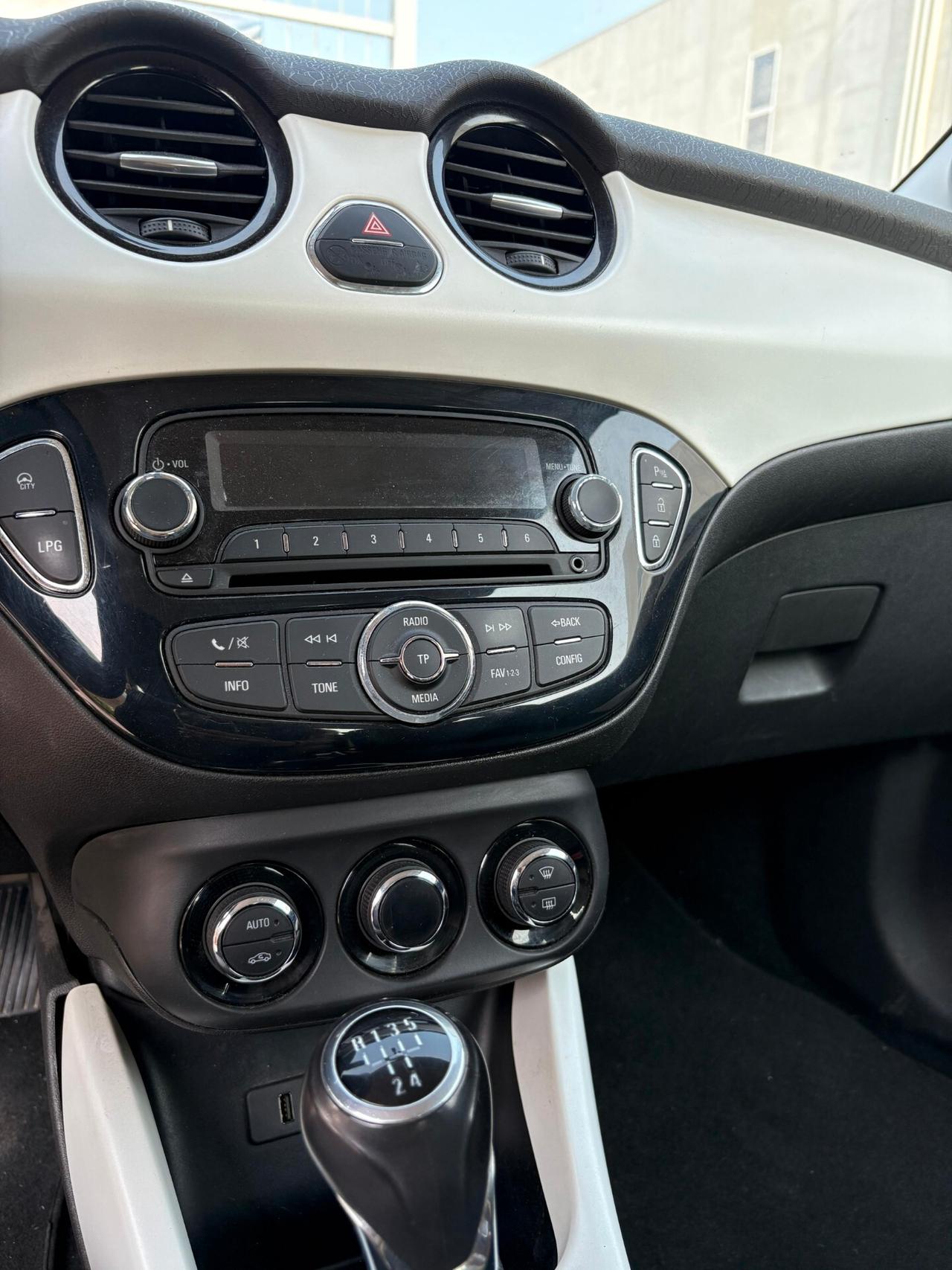 Opel Adam 1.4 87 CV GPL Tech Glam