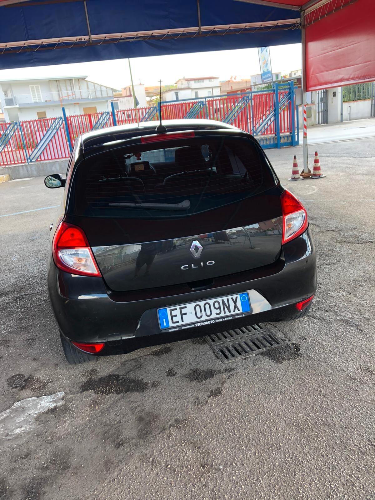 Renault Clio 1.2 16V 5 porte GPL per NEOPATENTATI