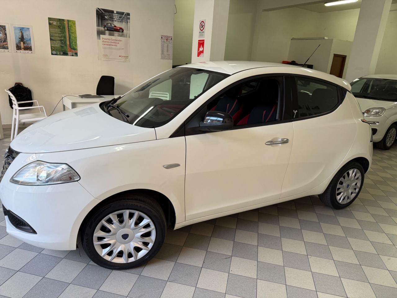 Lancia Ypsilon 1.2 69 CV 5 porte S&S solo 51.000km