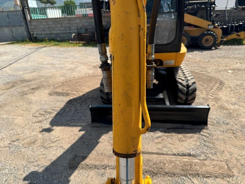 MINIESCAVATORE JCB 8027 GIROSAGOMA