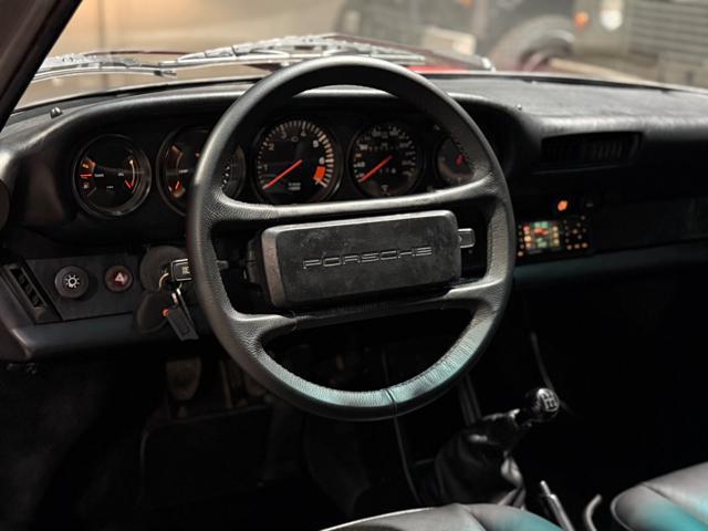 PORSCHE 911 Carrera 3.2 Cabriole