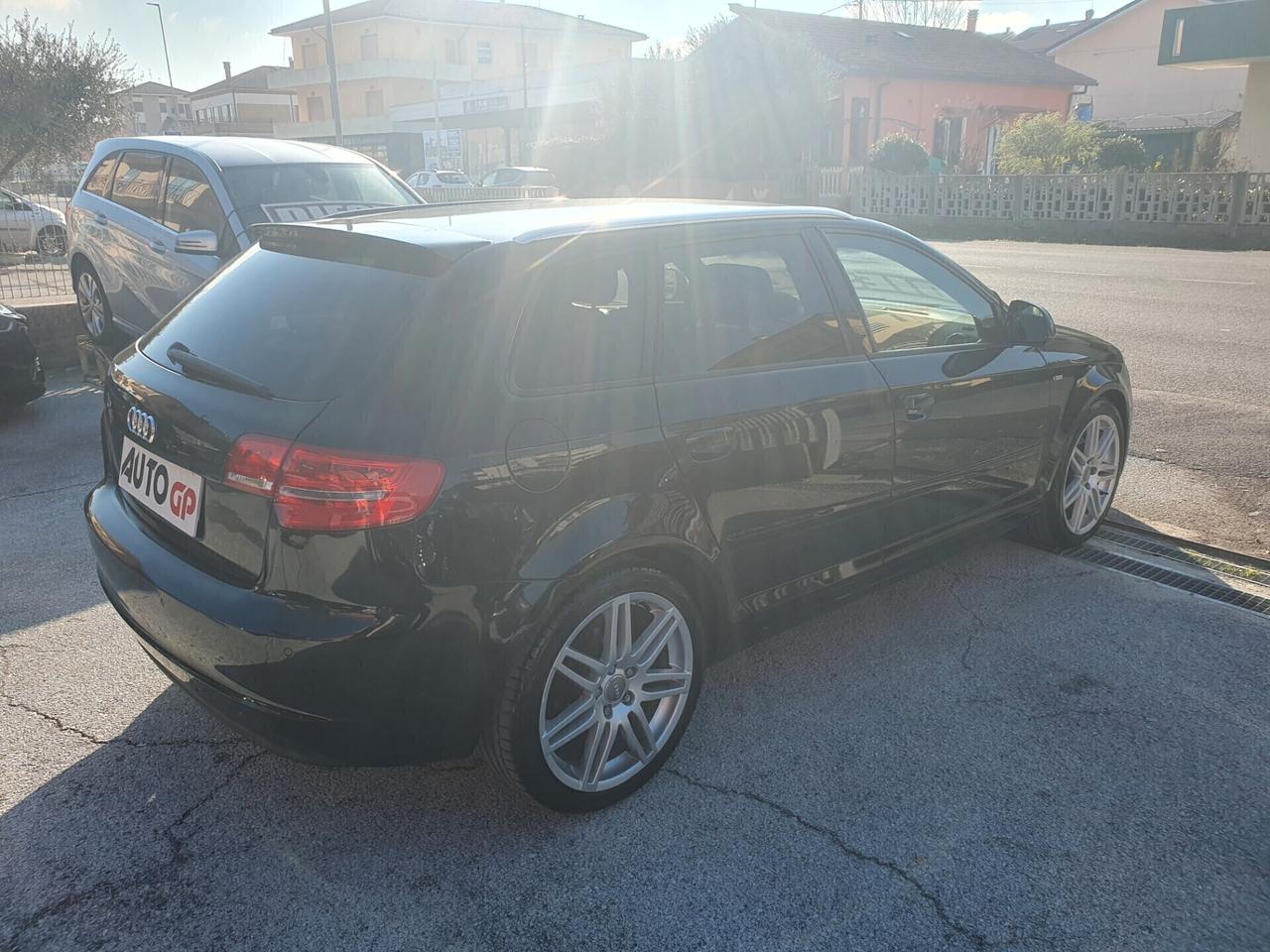 Audi A3 SPB 1.6 TDI 105 CV S-line Neopatent 2012