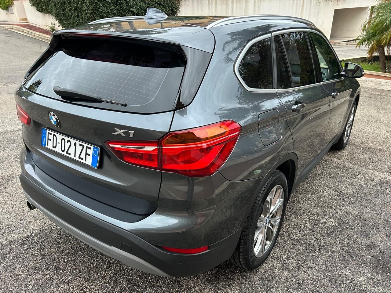 Bmw X1 sDrive18d xLine Strafull !!!