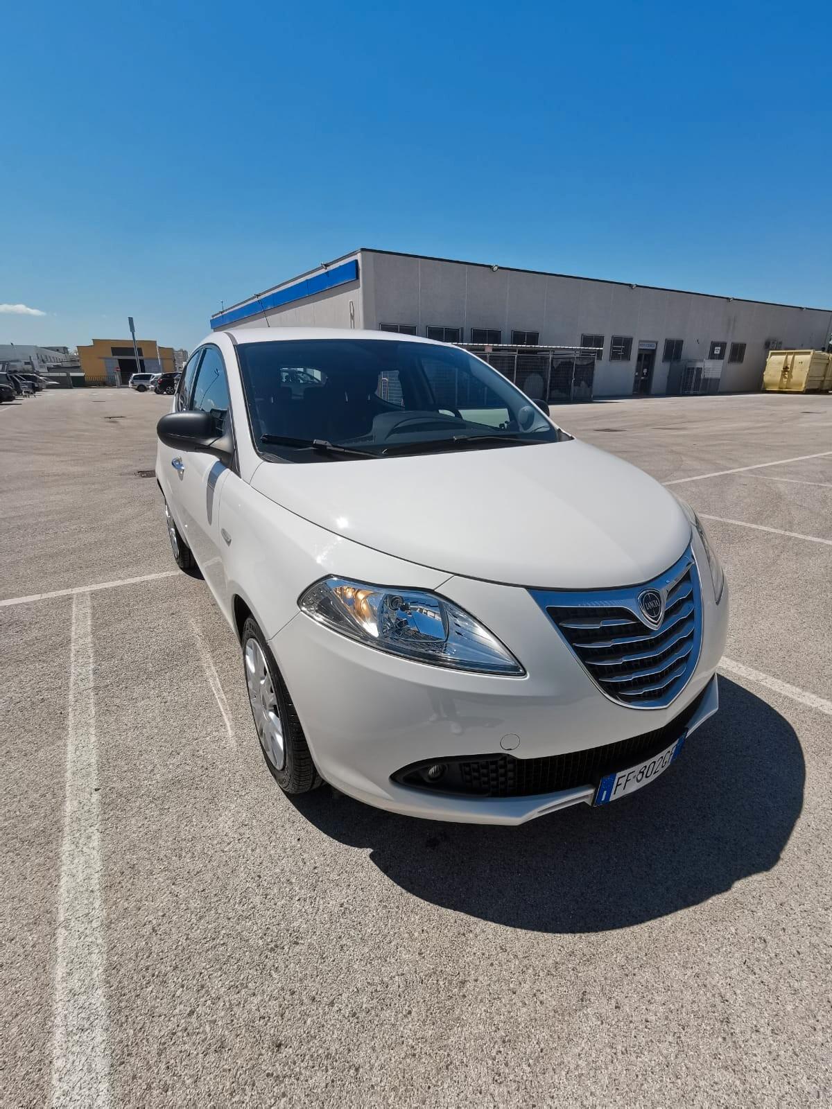 Lancia Ypsilon 1.2 69CV 5P. Silver 2016 solo km.79000