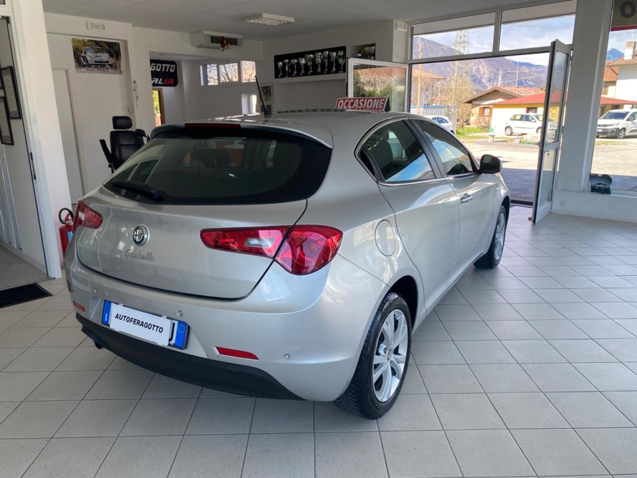 Alfa Romeo Giulietta 1.6 JTDm x neo patentati