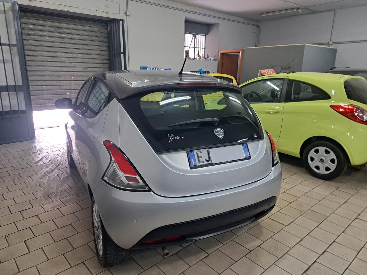 Lancia Ypsilon 0.9 TwinAir 85 CV 5 porte S&S Plati