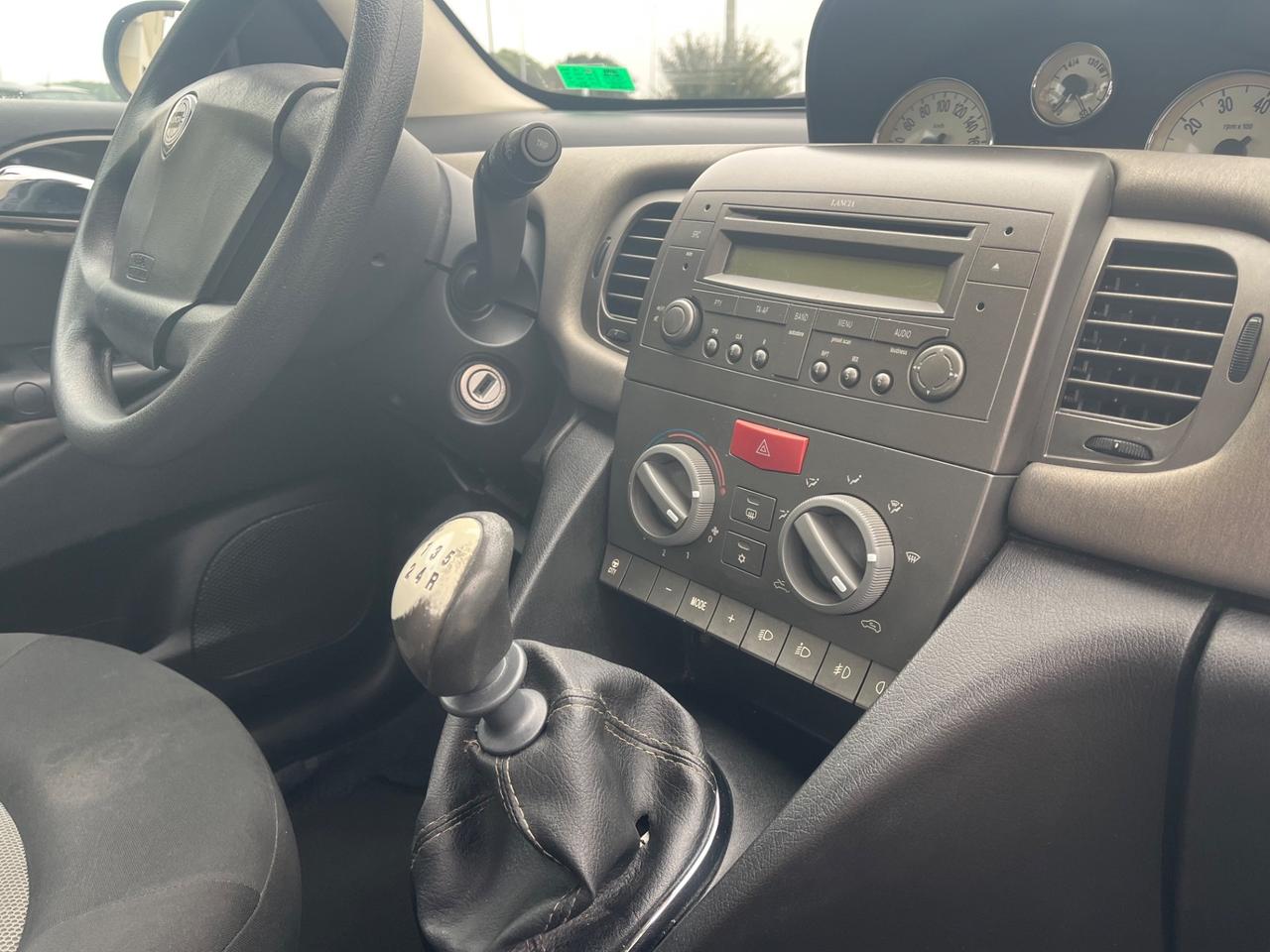 Lancia Ypsilon 1.4 16V Argento GPL ok neopatentati