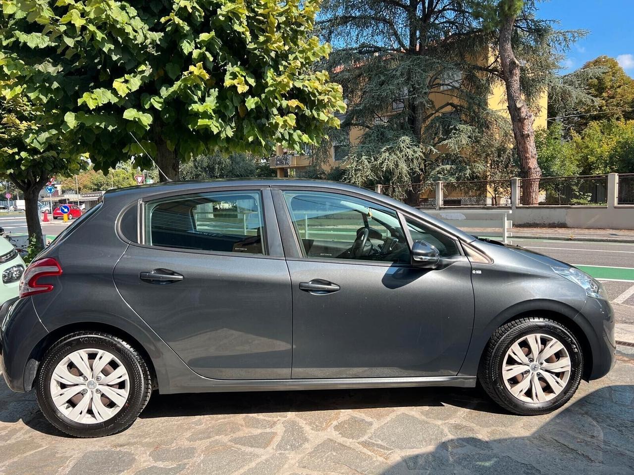 PEUGEOT 208 82cv 5p ALLURE NEOP. UNIPROPRIETARIO