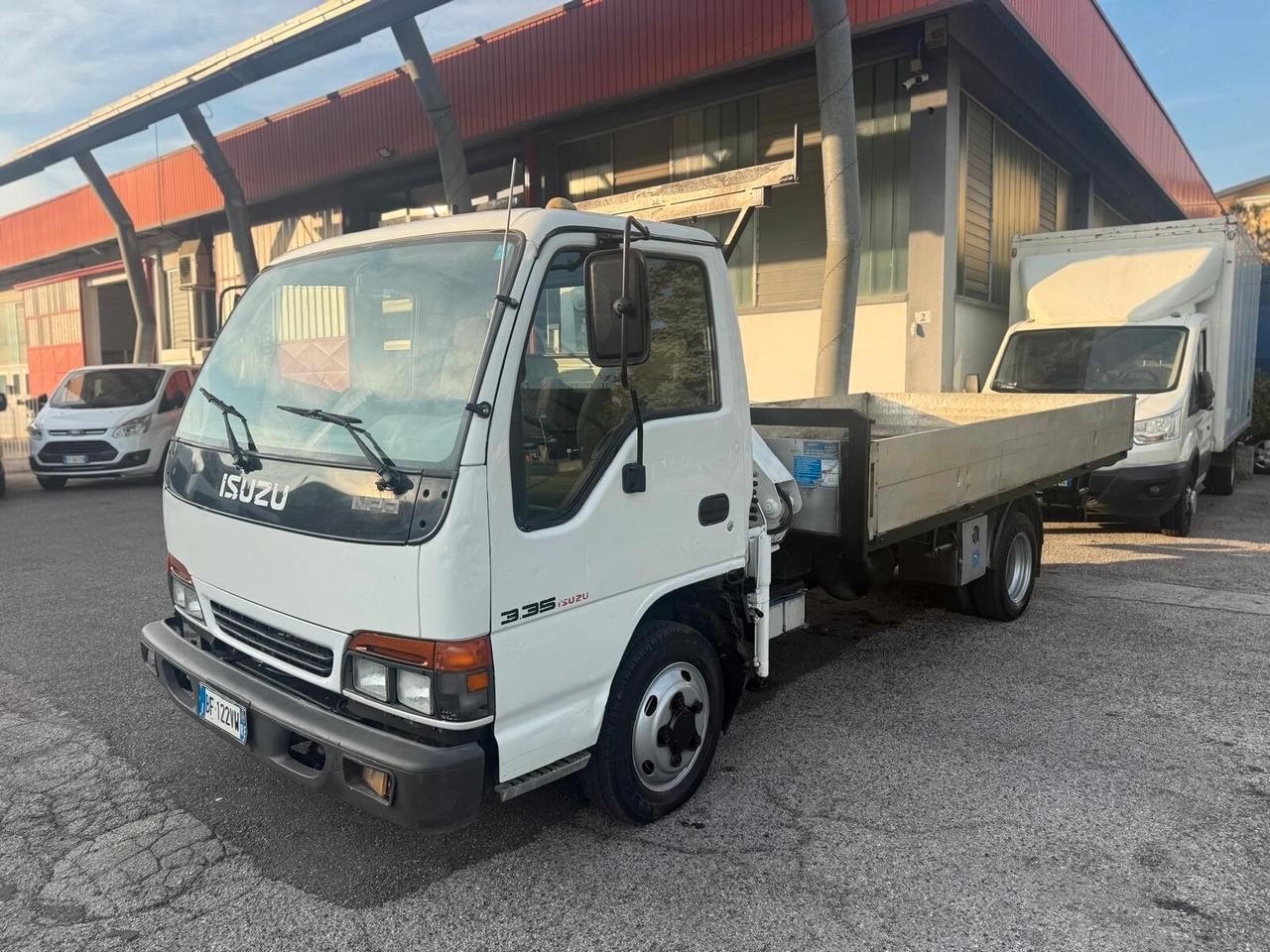 ISUZU NPR69L CON GRU BONFIGLIOLI