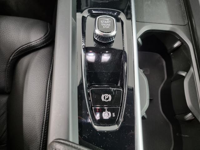 VOLVO XC60 B5 (d) AWD Geartronic Momentum Pro