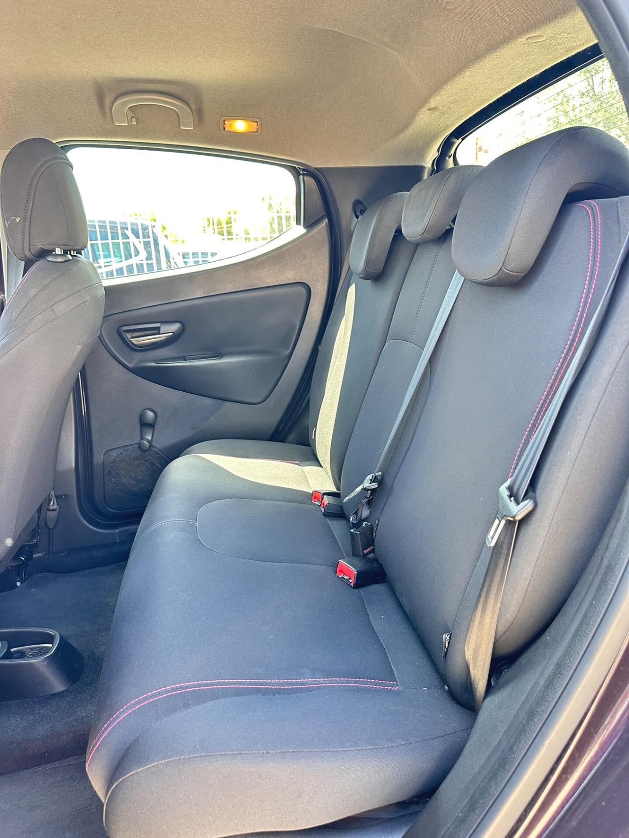 Lancia Ypsilon 1.3 95 cv elefantino viola-Mod.2014