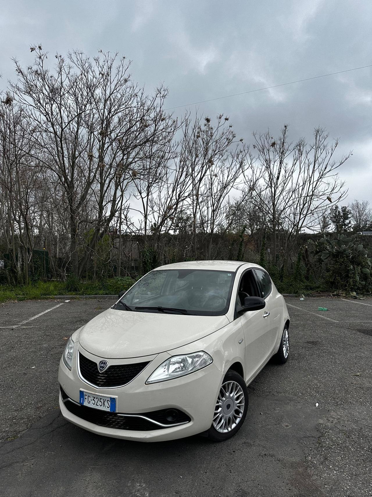 Lancia Ypsilon 1.2 69 CV 5 porte GPL Ecochic Gold