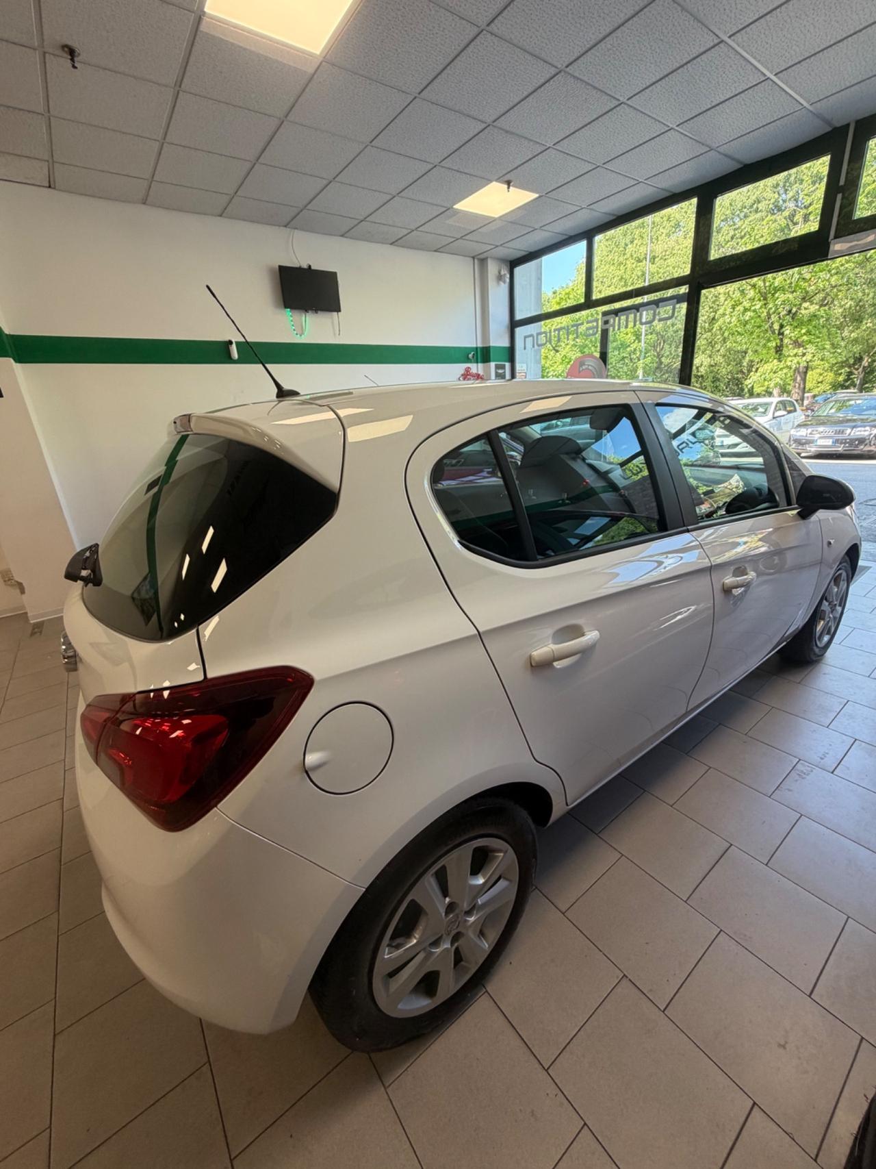 Opel Corsa 1.2 5 porte n-Joy